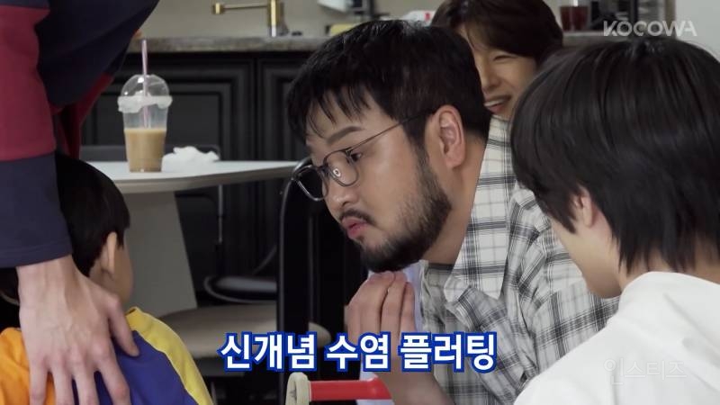 20년이 지나도 여전히 아기들이 무서워하는 김태우 | 인스티즈