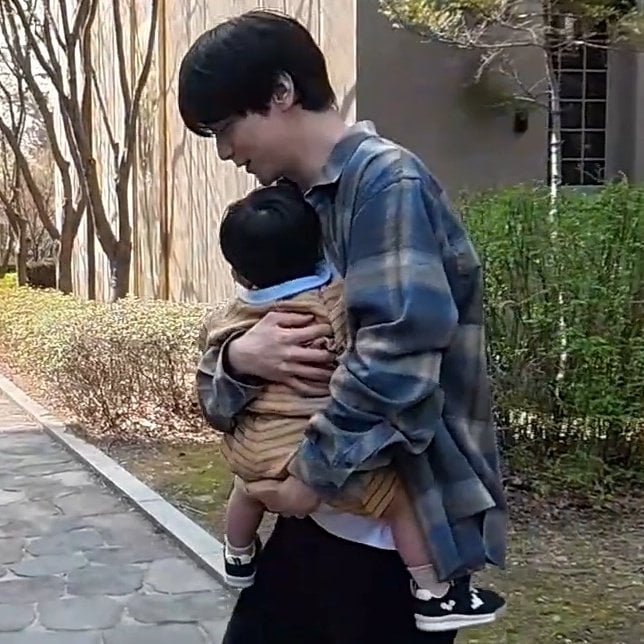 [잡담] 유준이 절대 수빈이한테서 떨어지고 싶지 않단 의지가 보임ㅋㅋㅋㅋ | 인스티즈