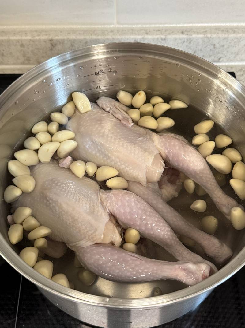 [잡담] 마늘을 이 정도 넣어줘야 맛난 백숙이 되는거쥐 | 인스티즈