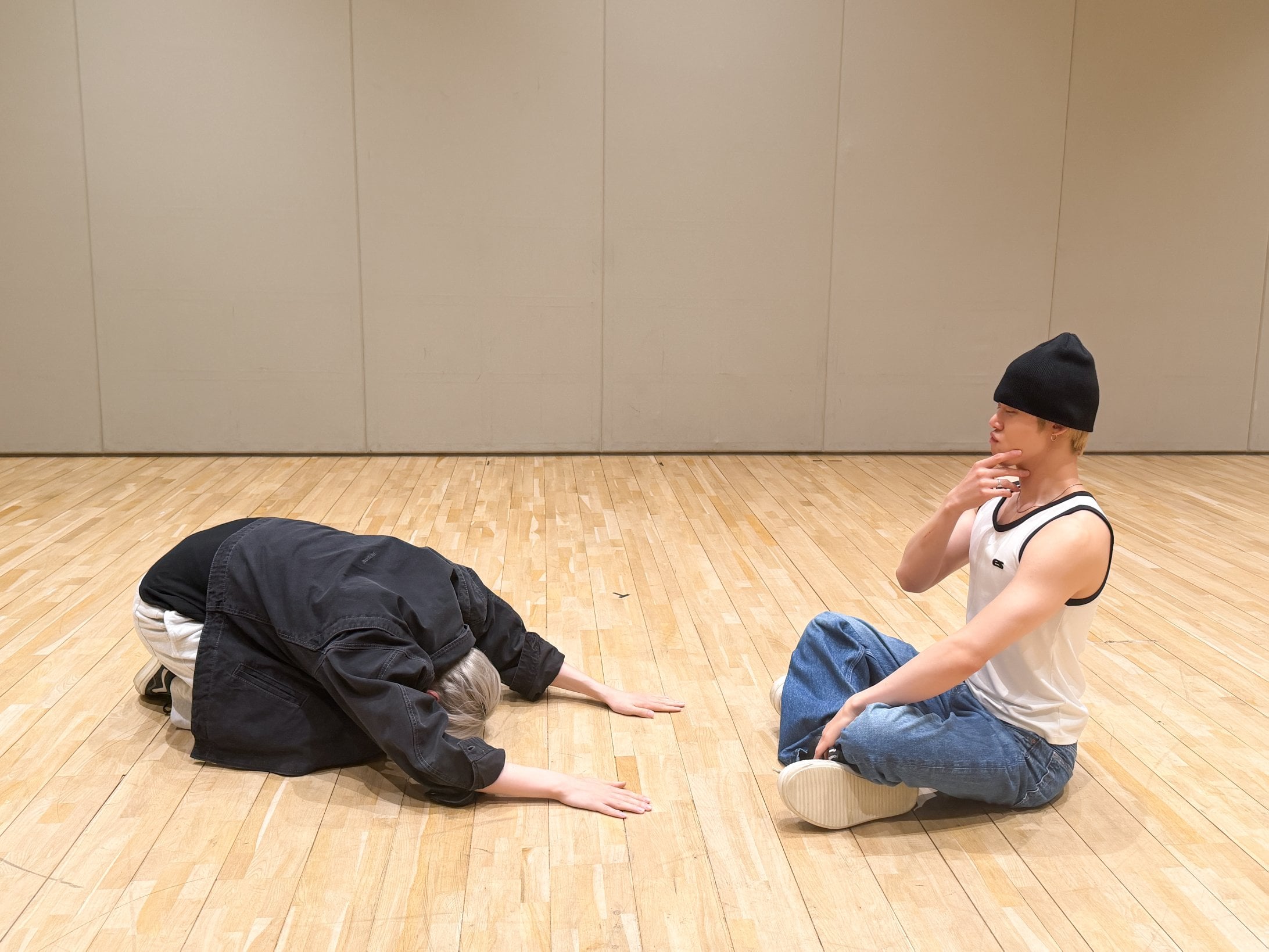 [잡담] 투바투가 멤버끼리 내가 졌소 인증하는 법ㅋㅋㅋㅋㅋ | 인스티즈