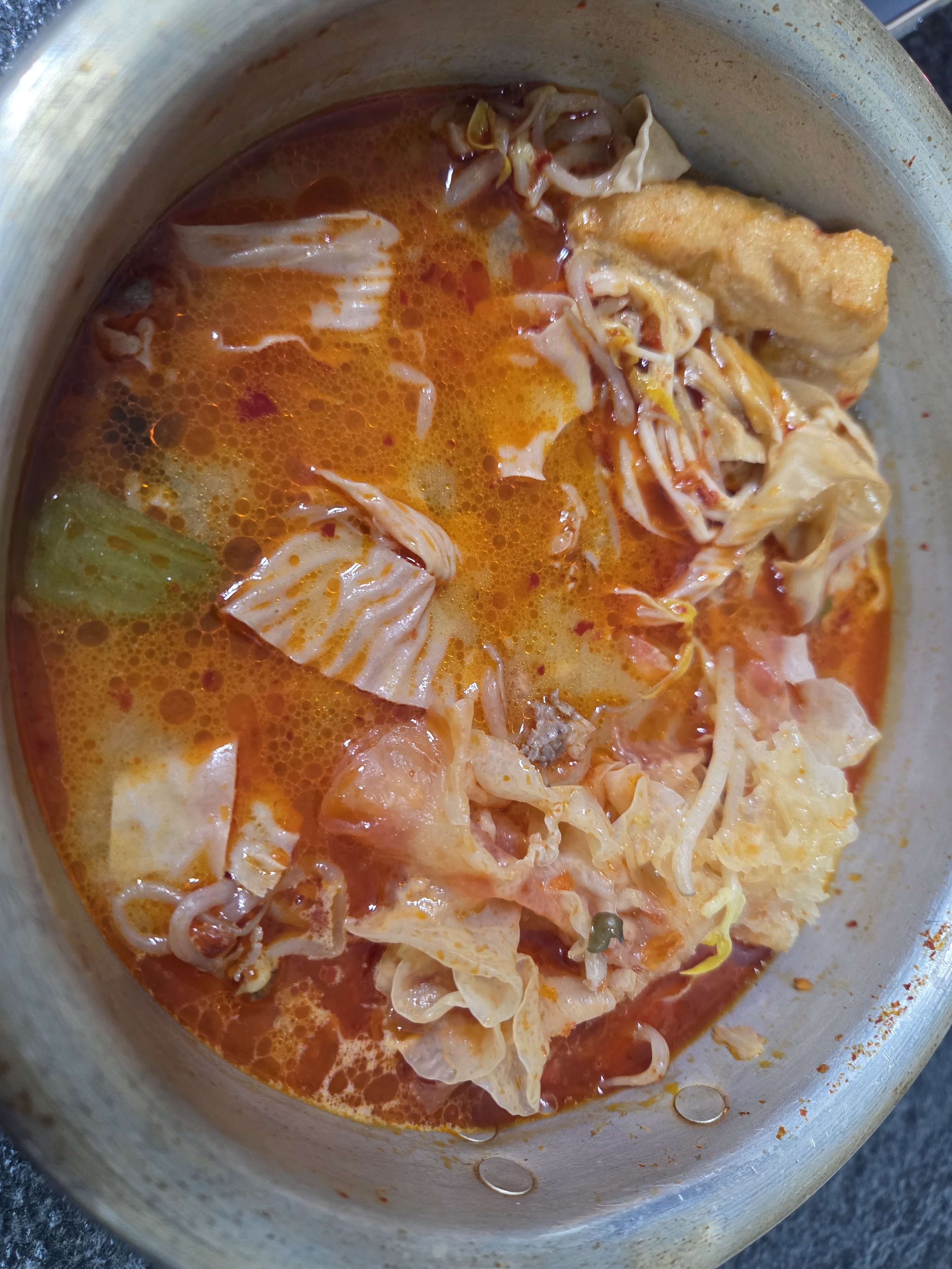 [잡담] 먹다 남은 마라탕 먹는 중 | 인스티즈