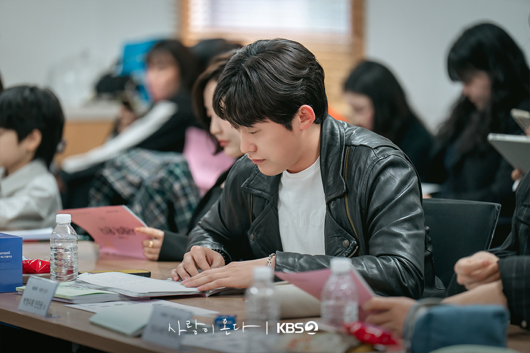 [잡담] 사랑이온다) 첫 만남부터 완성된 케미✨따뜻한 웃음과 설렘이 가득했던 대본리딩 현장📖 | 인스티즈