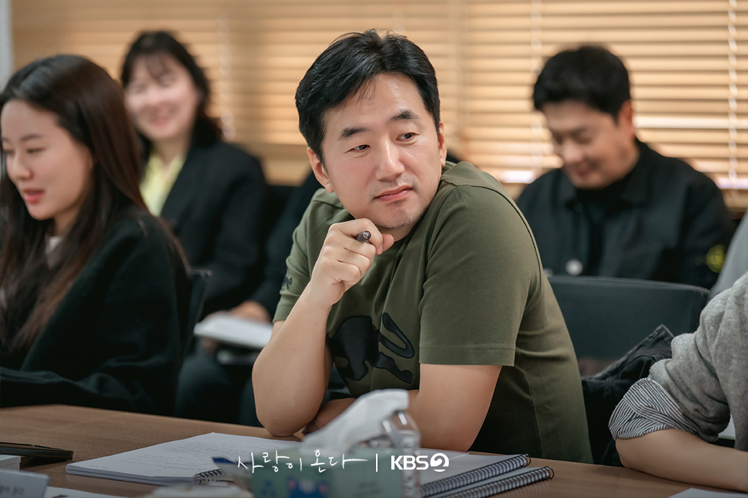 [잡담] 사랑이온다) 첫 만남부터 완성된 케미✨따뜻한 웃음과 설렘이 가득했던 대본리딩 현장📖 | 인스티즈