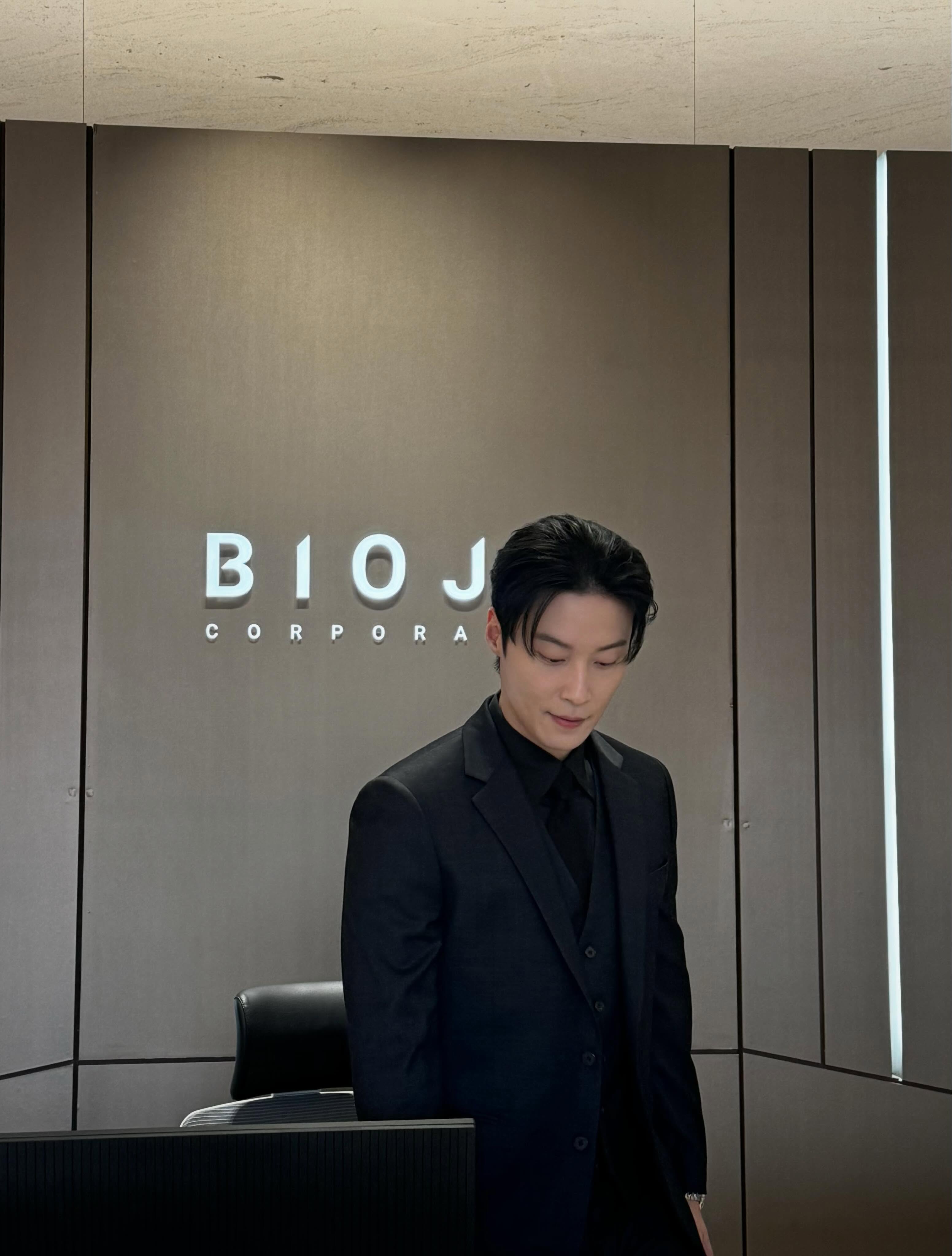[잡담] 멋진신세계) 허남준 스탭이 올려준 현장 사진영상들 (세계서리🤍🧡) | 인스티즈