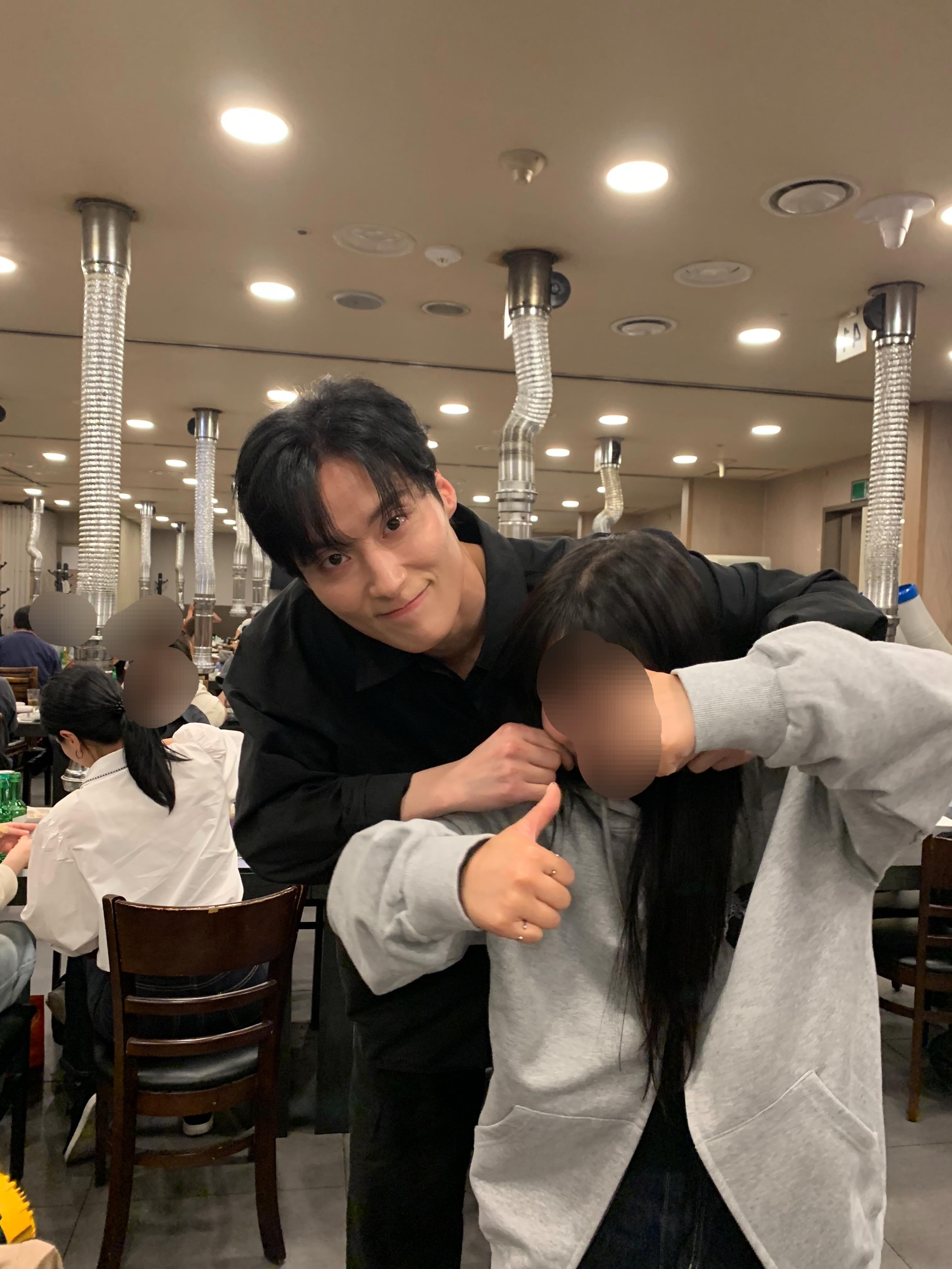 [잡담] 멋진신세계) 허남준 쫑파티때 태희스탭 볼꼬집해준거 개좋다 | 인스티즈