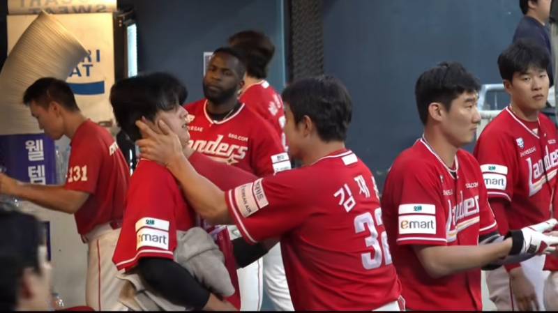[잡담] 김재환아저씨 베테랑행동 하셨네... | 인스티즈