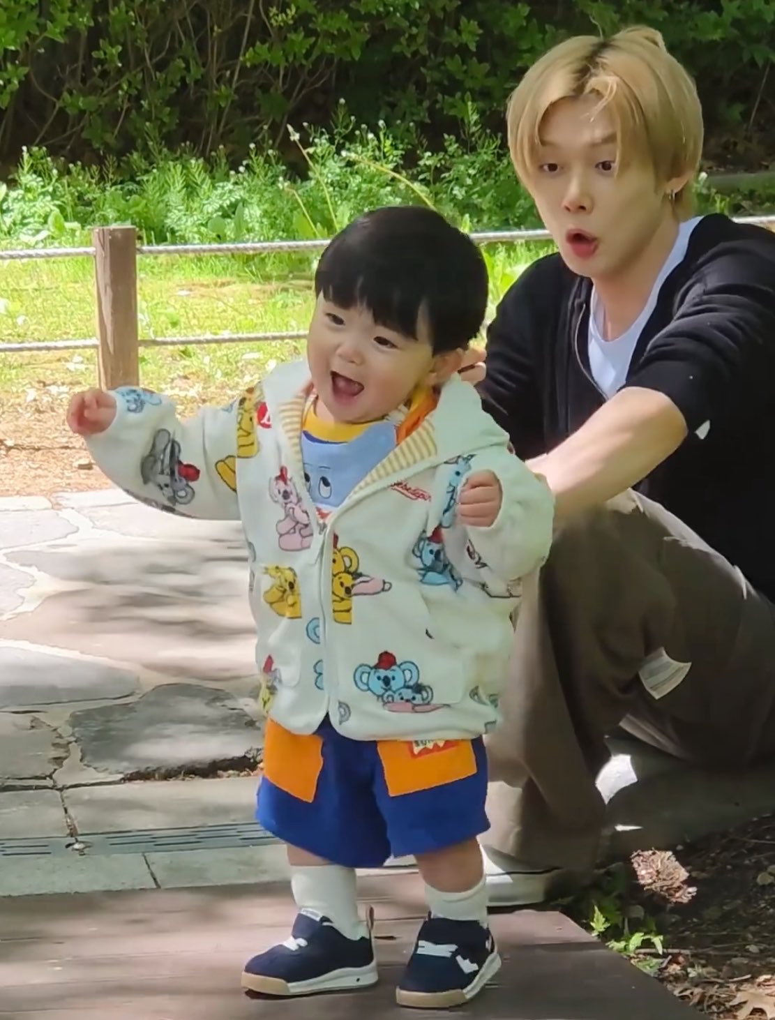 [잡담] 아침부터 탐라에 유준이 연준이 짤 떠서 행복함 | 인스티즈
