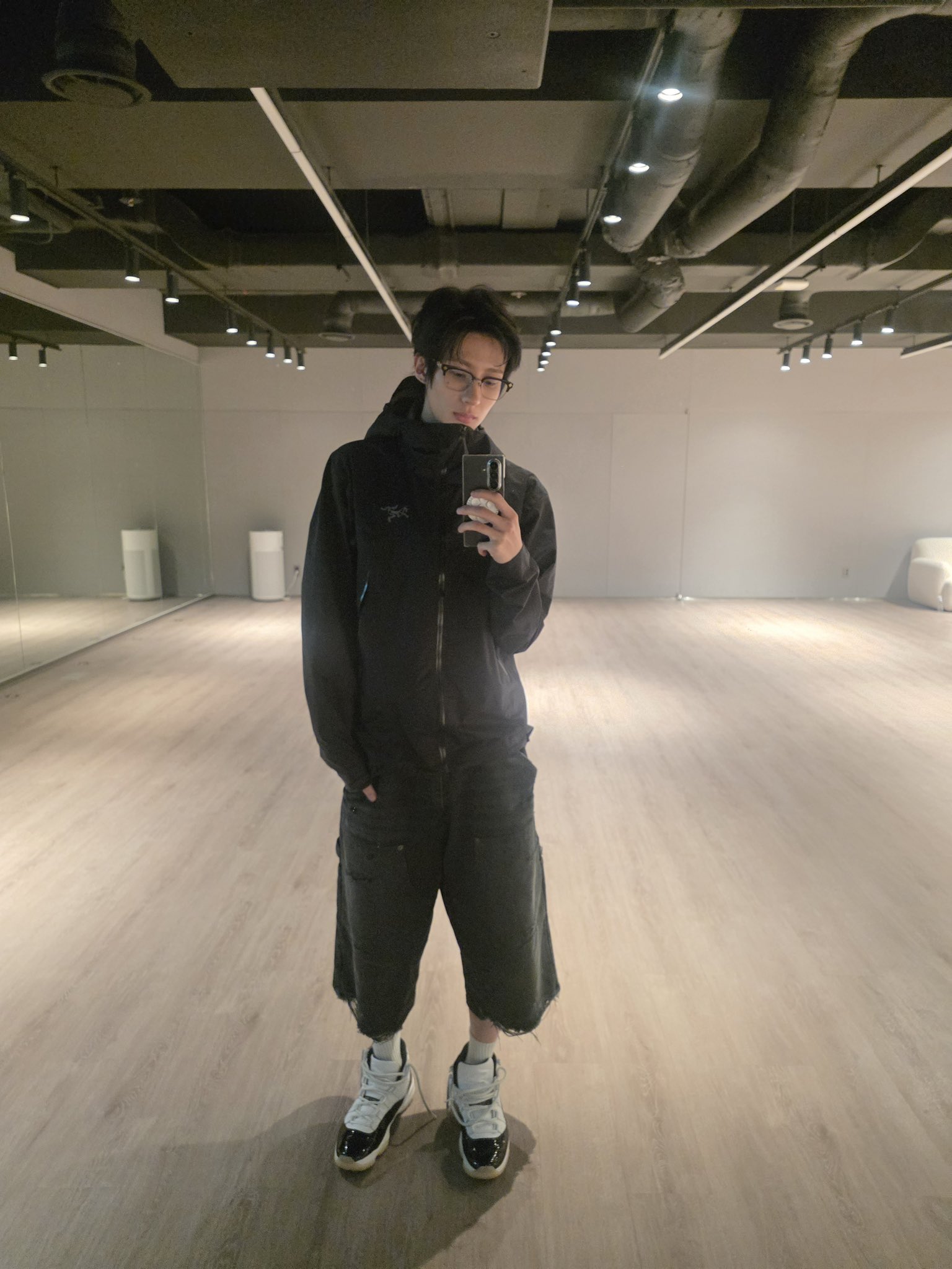 [잡담] 앤톤 장딴지 대박 (p | 인스티즈