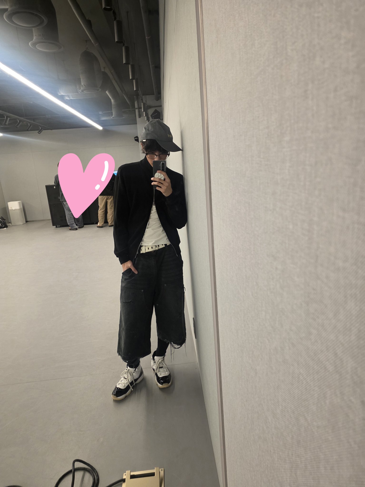 [잡담] 앤톤 장딴지 대박 (p | 인스티즈