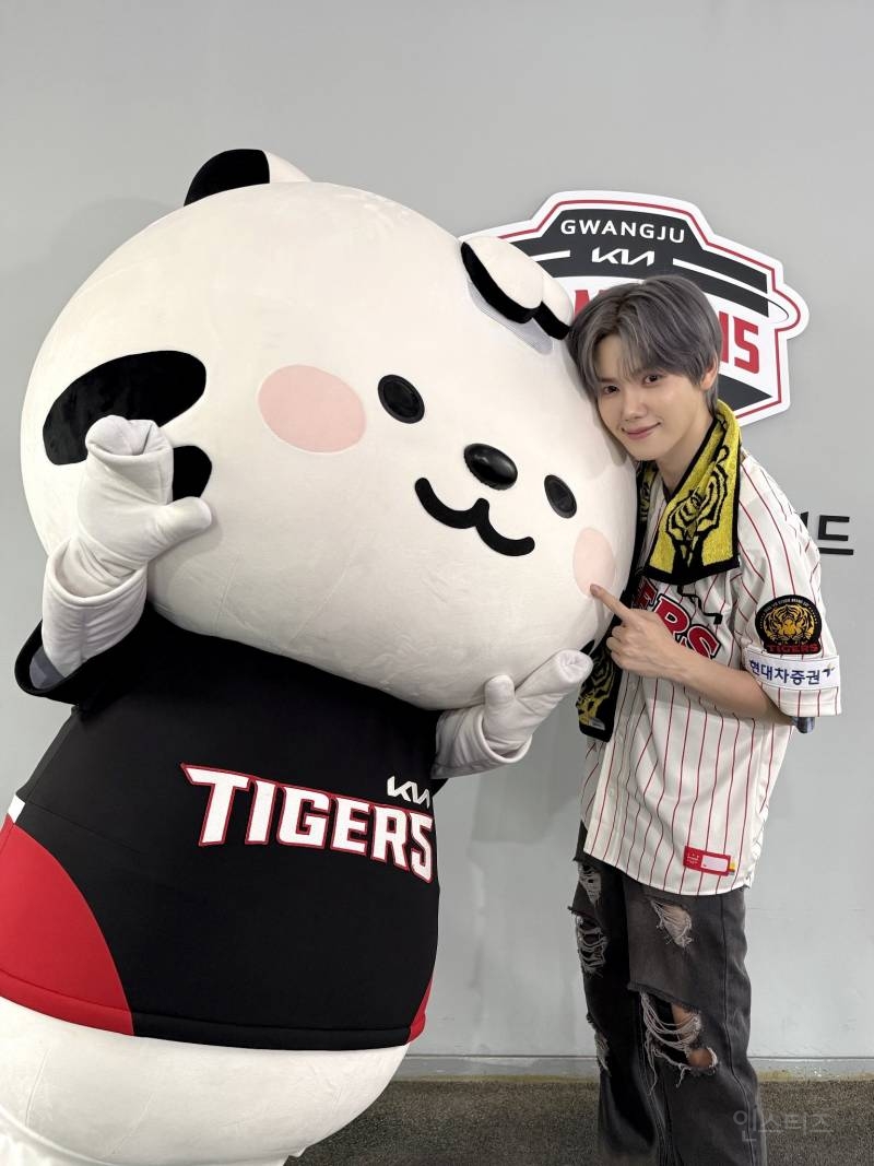 팬싸 하다가 야구 중계 부탁하는 아이돌 ⚾️ | 인스티즈