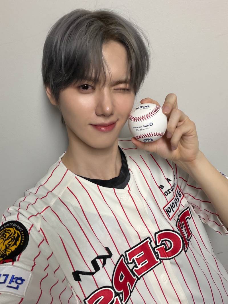 [잡담] ??: 요새 일하다가 누가 막 나를 쳐다봐 눈빛이 막 이글거려 기아 팬이시라고… | 인스티즈