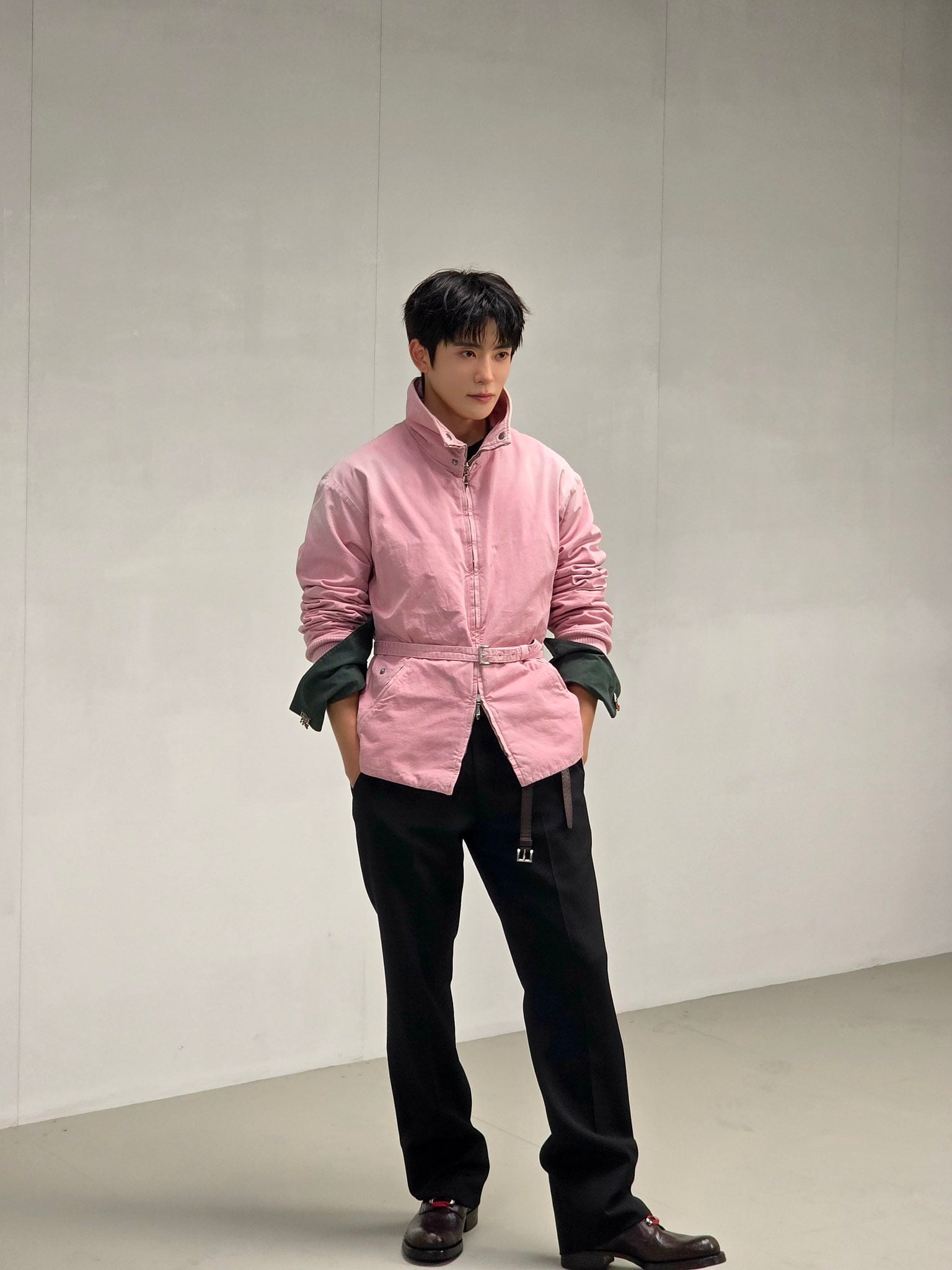 [잡담] 엔재현 제대후에도 프라다 엠버서더 | 인스티즈