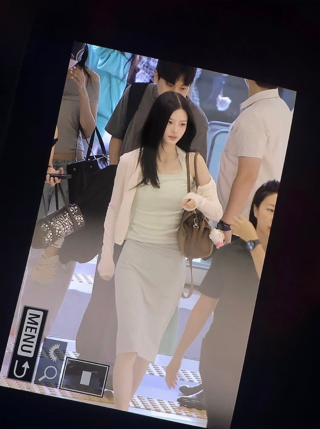 [잡담] 아일릿 민주 이 치마 어디꺼야? | 인스티즈