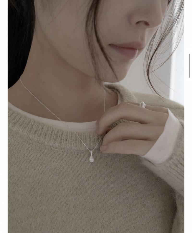 [잡담] 목걸이 둘 중에 골라주라 🤍🤍🤍🤍🤍 111 222 | 인스티즈