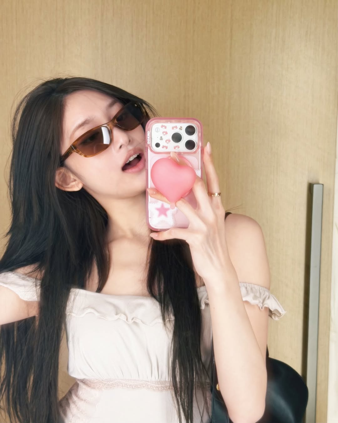 [잡담] 이게 케이스티파이보다 디자인은 예쁘지 않음?? | 인스티즈