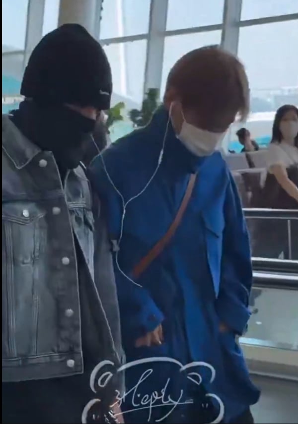[잡담] "아참 이어폰..." 정국 당황에 태형 "같이 껴"…공항 환호성 부른 훈훈 장면 | 인스티즈