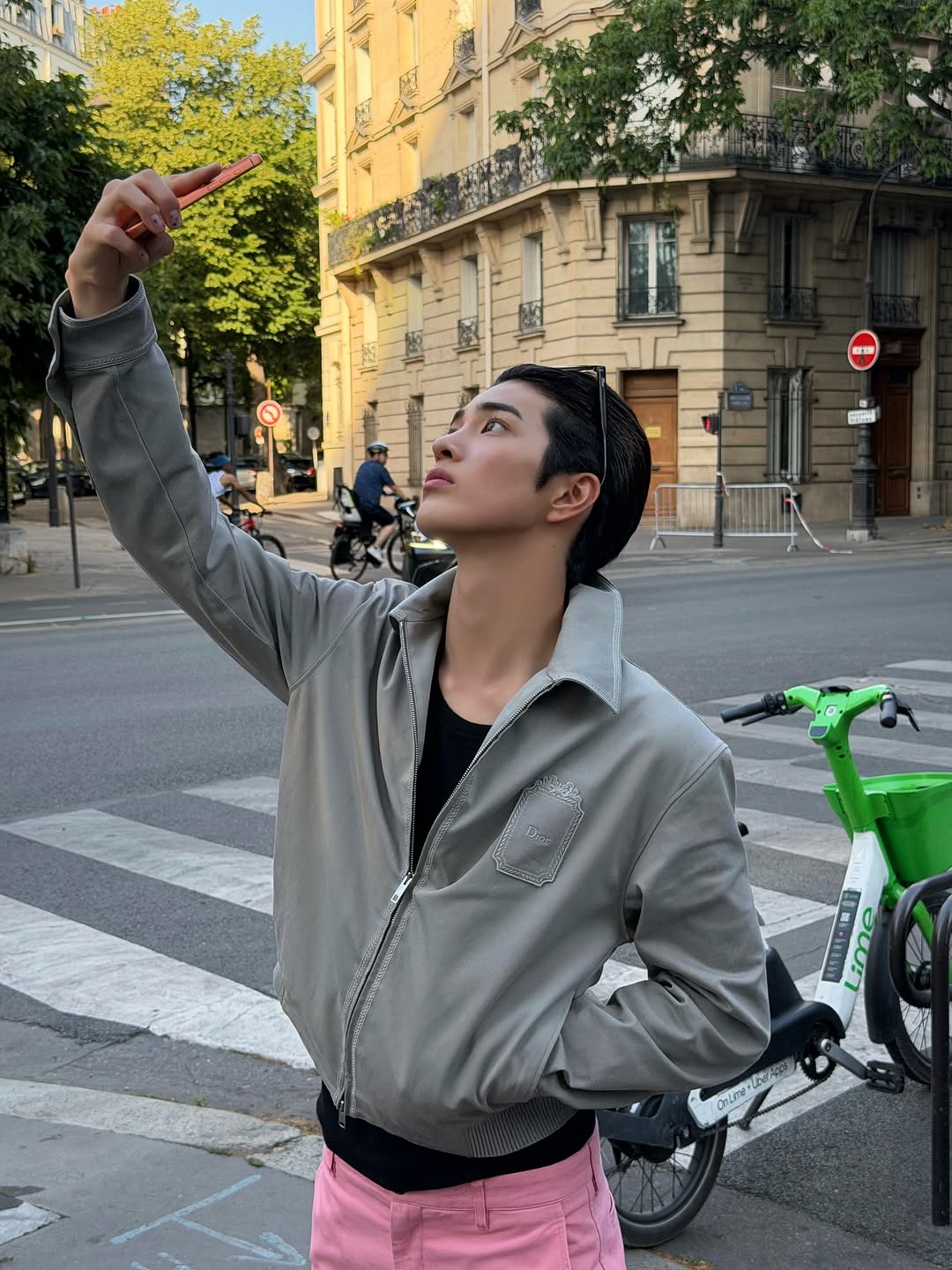 [잡담] 핑크바지 건호 인스타 사진 뜸ㅋㅋㅋㅋ | 인스티즈