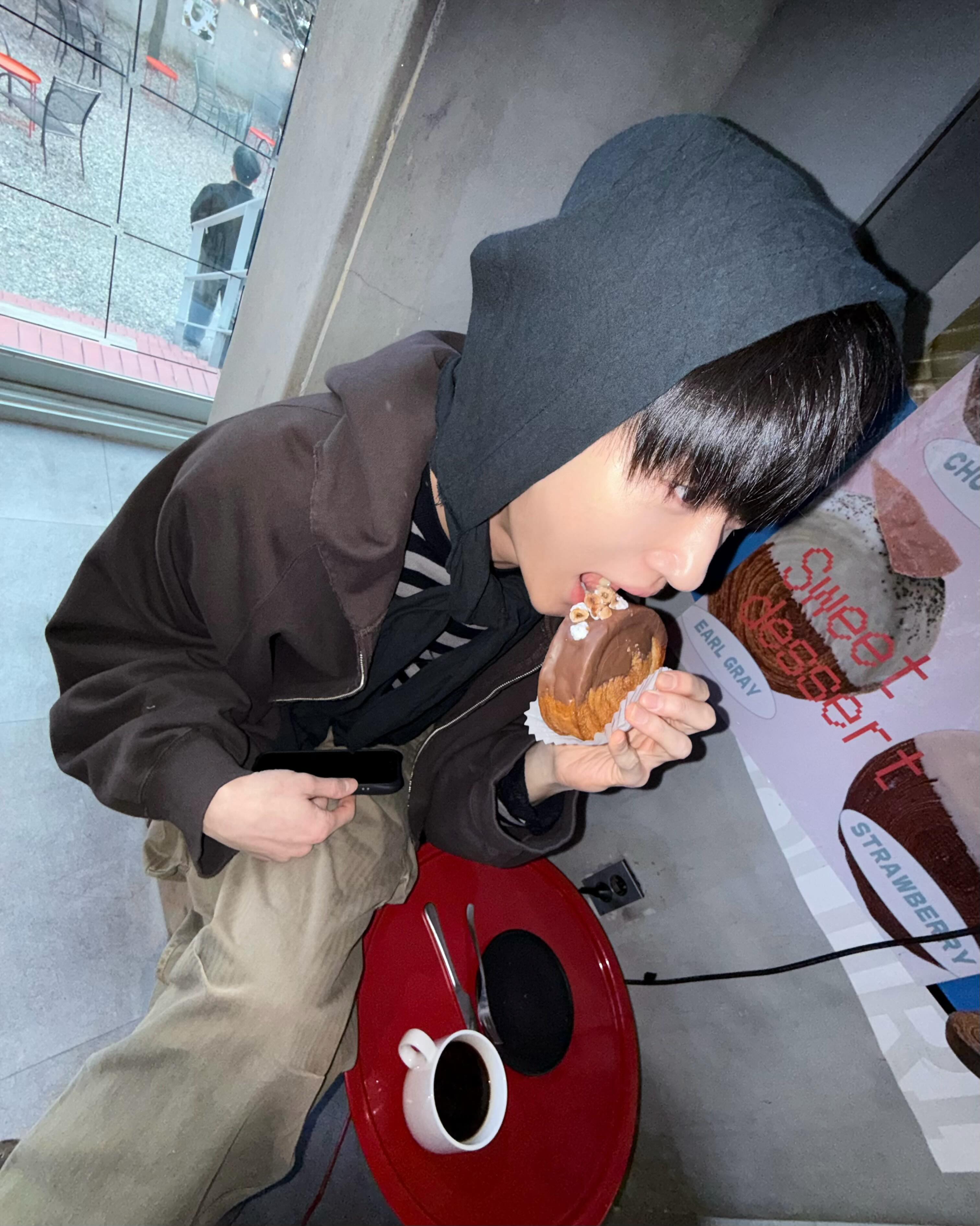 [잡담] 변우석 인스타 보니까 씹덕미가 장난 아님 | 인스티즈