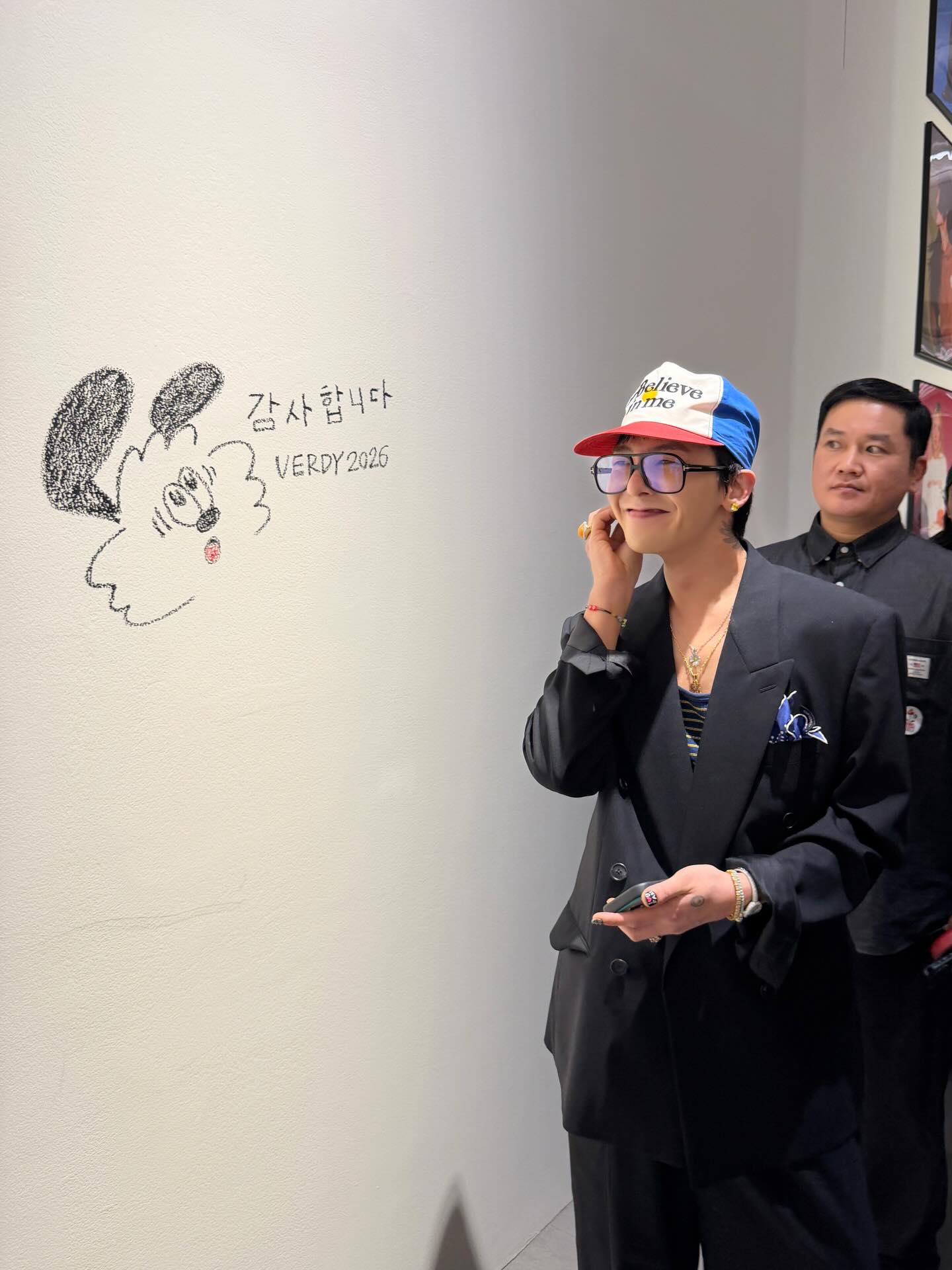 [잡담] 지디 디즈니 콜라보 측에서 그려준건가봐ㅋㅋ | 인스티즈