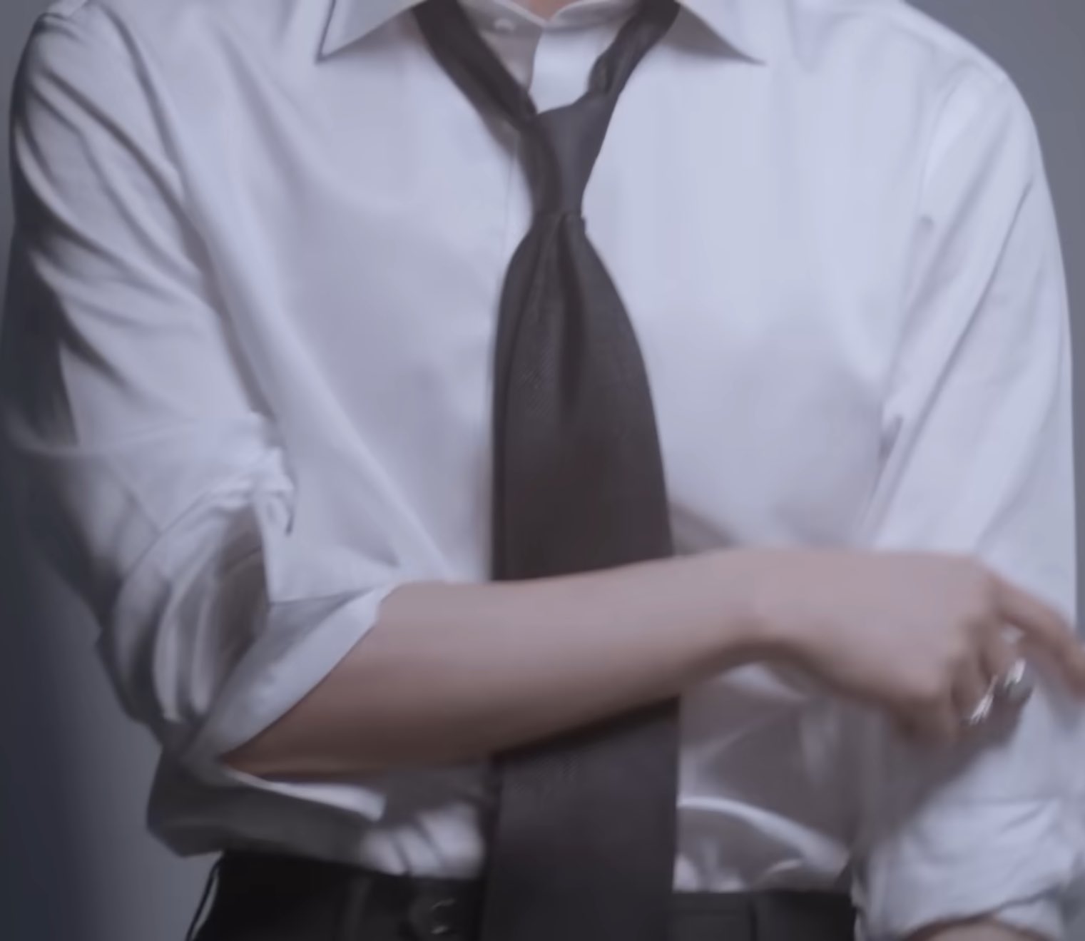 [잡담] 방탄 진 얼굴 잘안보여도 잘생김 ㅋㅋ | 인스티즈