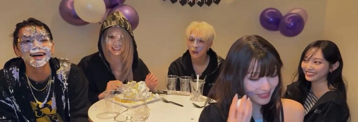 [잡담] 올데프 1주년 거하게 치르네 | 인스티즈