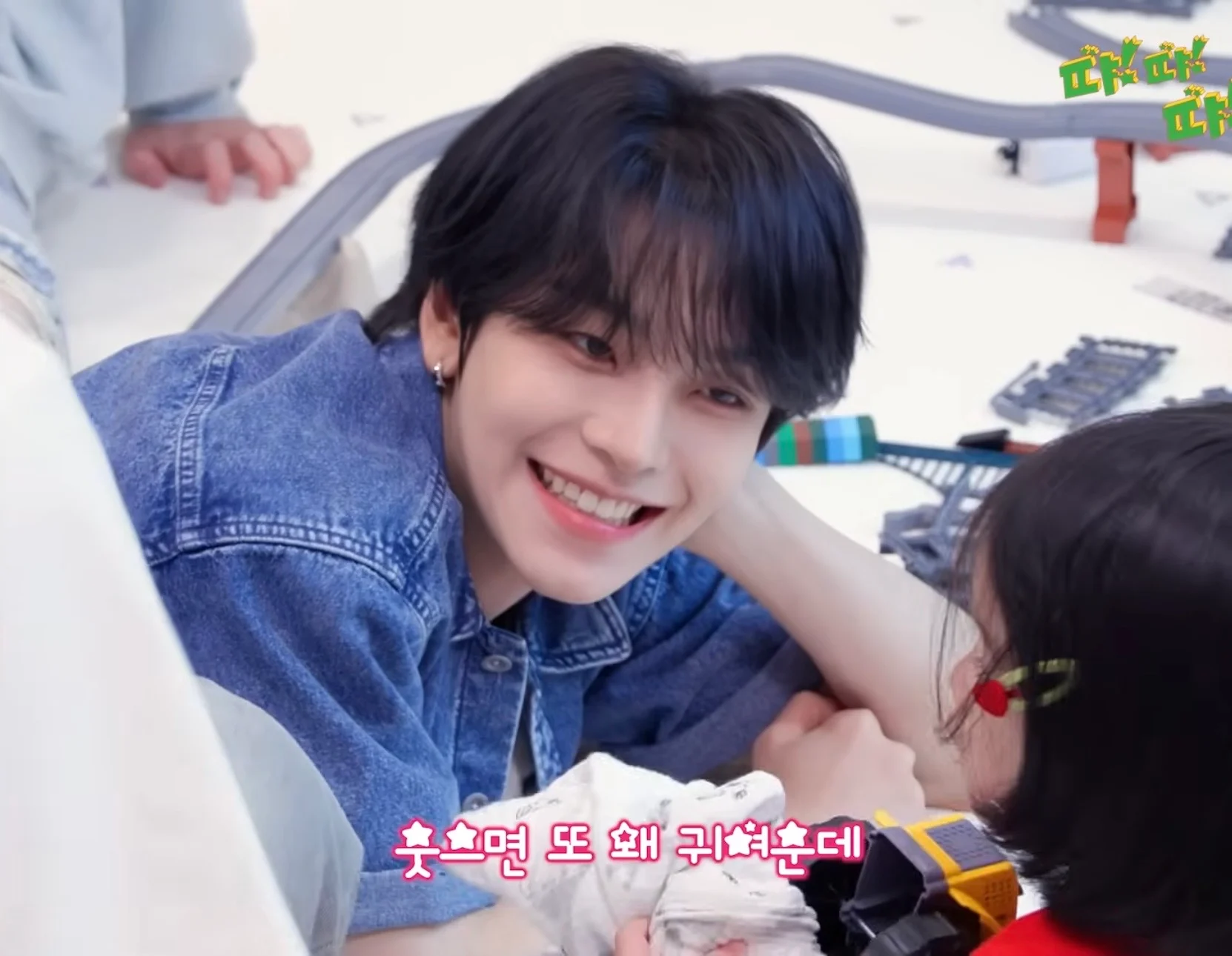 [잡담] 허씬롱 웃는거 왤케 이쁨; | 인스티즈