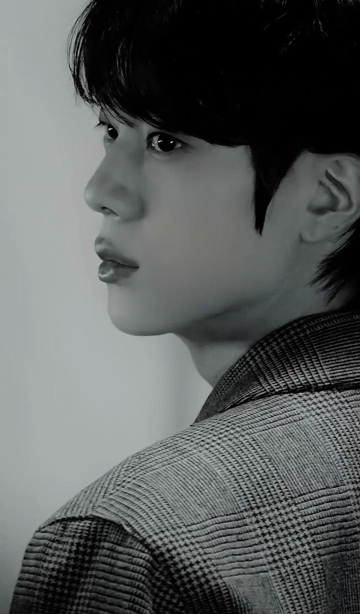 [잡담] 방탄 진 이런 느낌 좋다 | 인스티즈