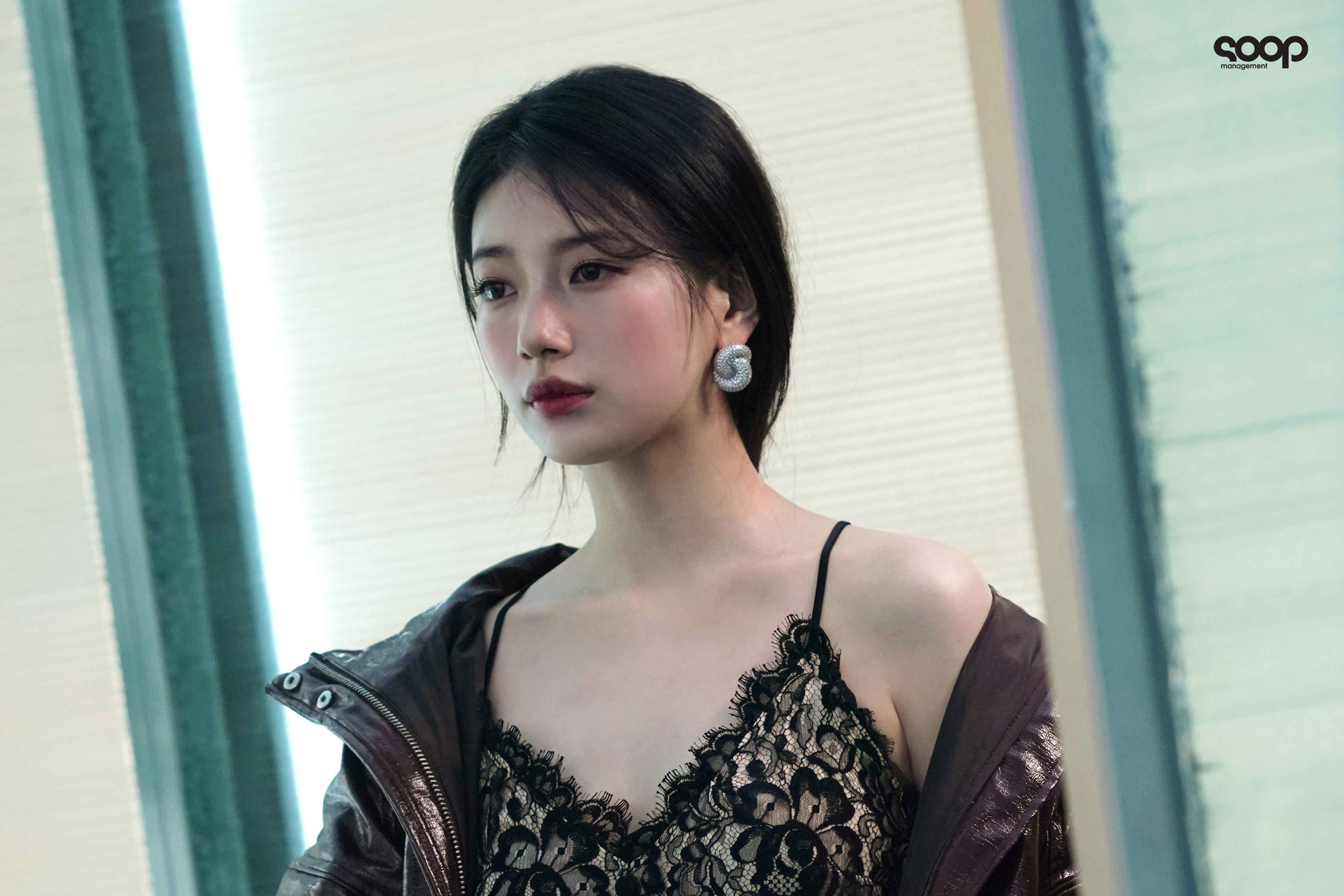 [잡담] 수지) 260624 수지 소속사 트위터 올린 아누아 비하인드 사진들 | 인스티즈