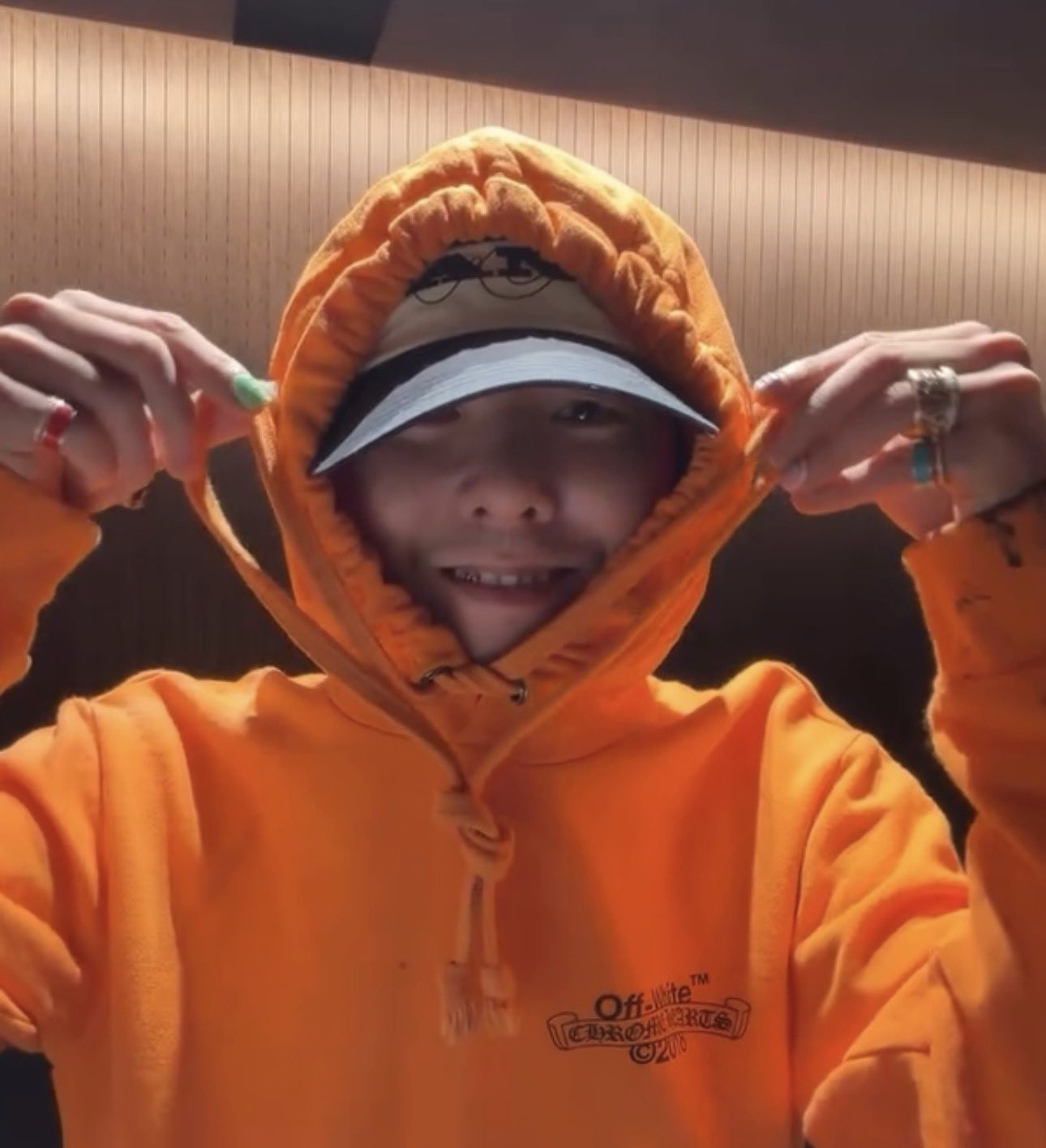 [잡담] 지디 인스타!! 빅뱅 굿즈인가?!!!! | 인스티즈