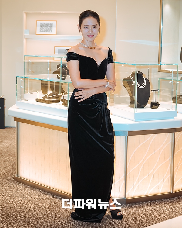 [잡담] 손예진) 260624 손예진 타사키 포토콜 행사 기사사진 | 인스티즈