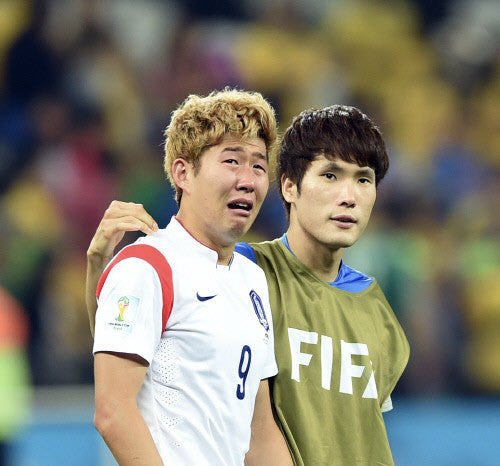 [잡담] 홍명보가 망친 월드컵에서 탈색한 주축선수가 운다 | 인스티즈