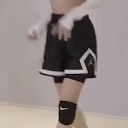 [잡담] 미야오 수인 옷 정보 아는 익.. 땅끄st 유산소 영상 조던 같던데 | 인스티즈
