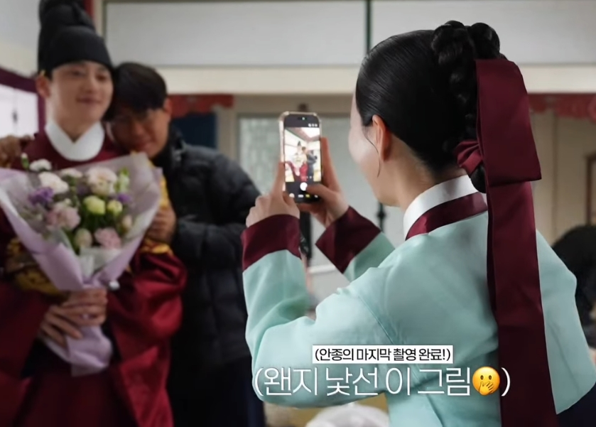 [잡담] 멋진신세계) 아컴 메이킹 보니까 감독님도 애교많다ㅋㅋ | 인스티즈