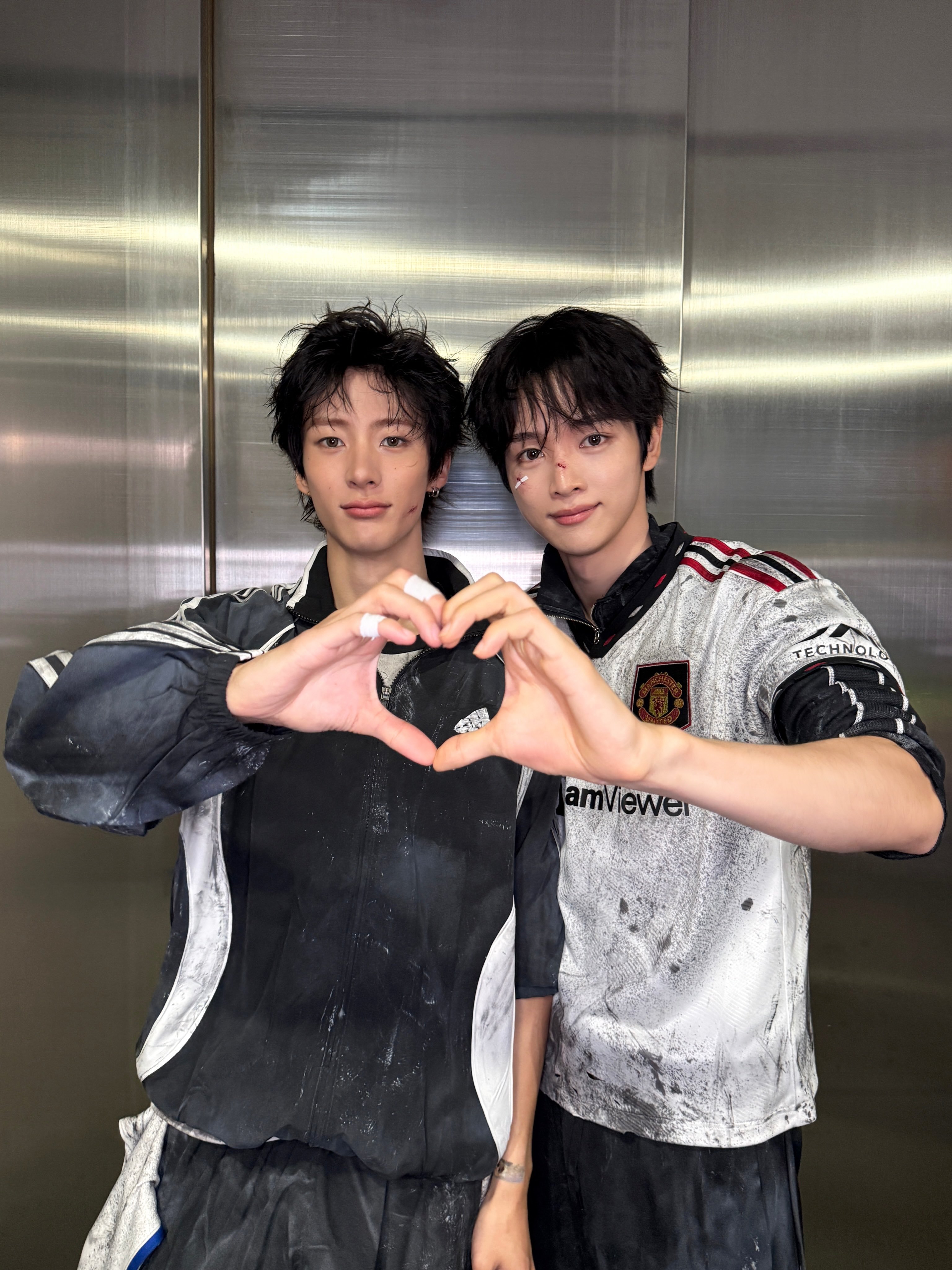 [잡담] 라이즈 사진에서 담당형제 분위기 개잘보임 ㅋㅋㅋㅋㅋ | 인스티즈