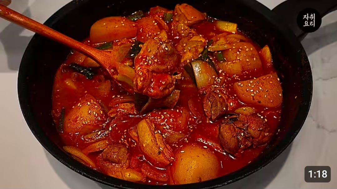 [잡담] 순살 닭볶음탕vs닭고기 간장조림 덮밥 | 인스티즈