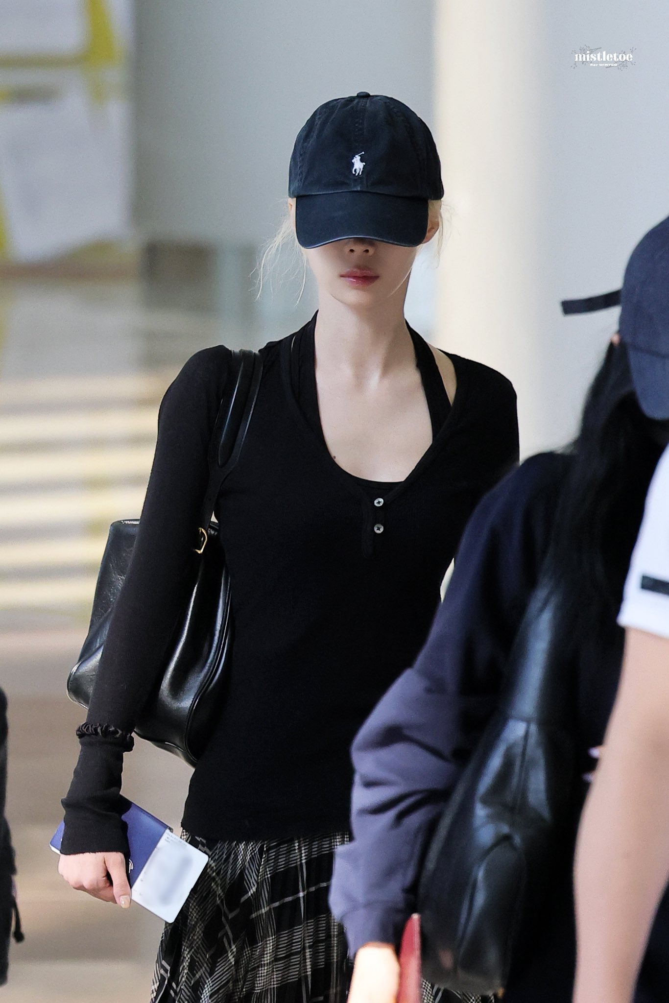 [잡담] 오늘자 일본 출국한 카리나 윈터 | 인스티즈