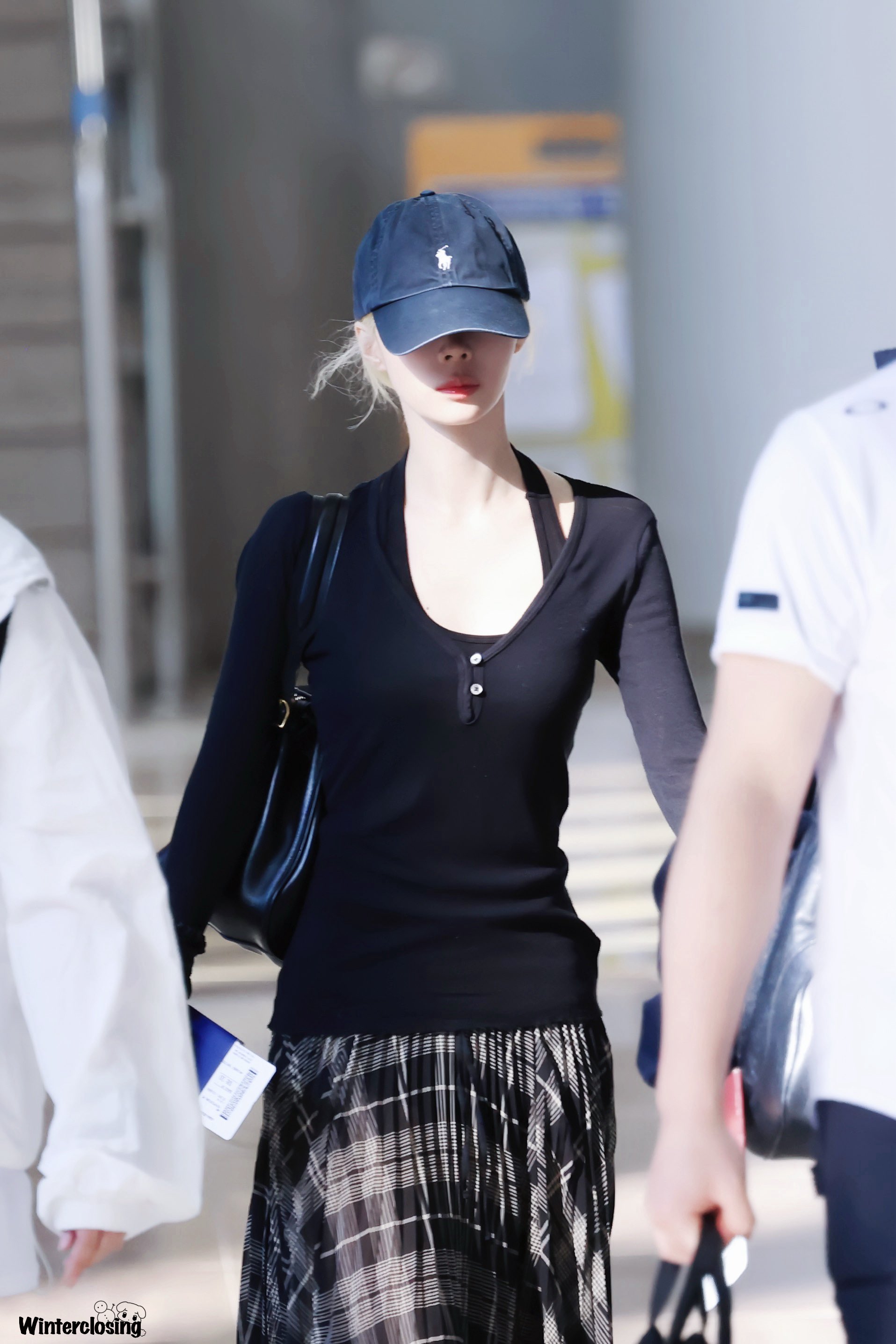 [잡담] 오늘자 일본 출국한 카리나 윈터 | 인스티즈