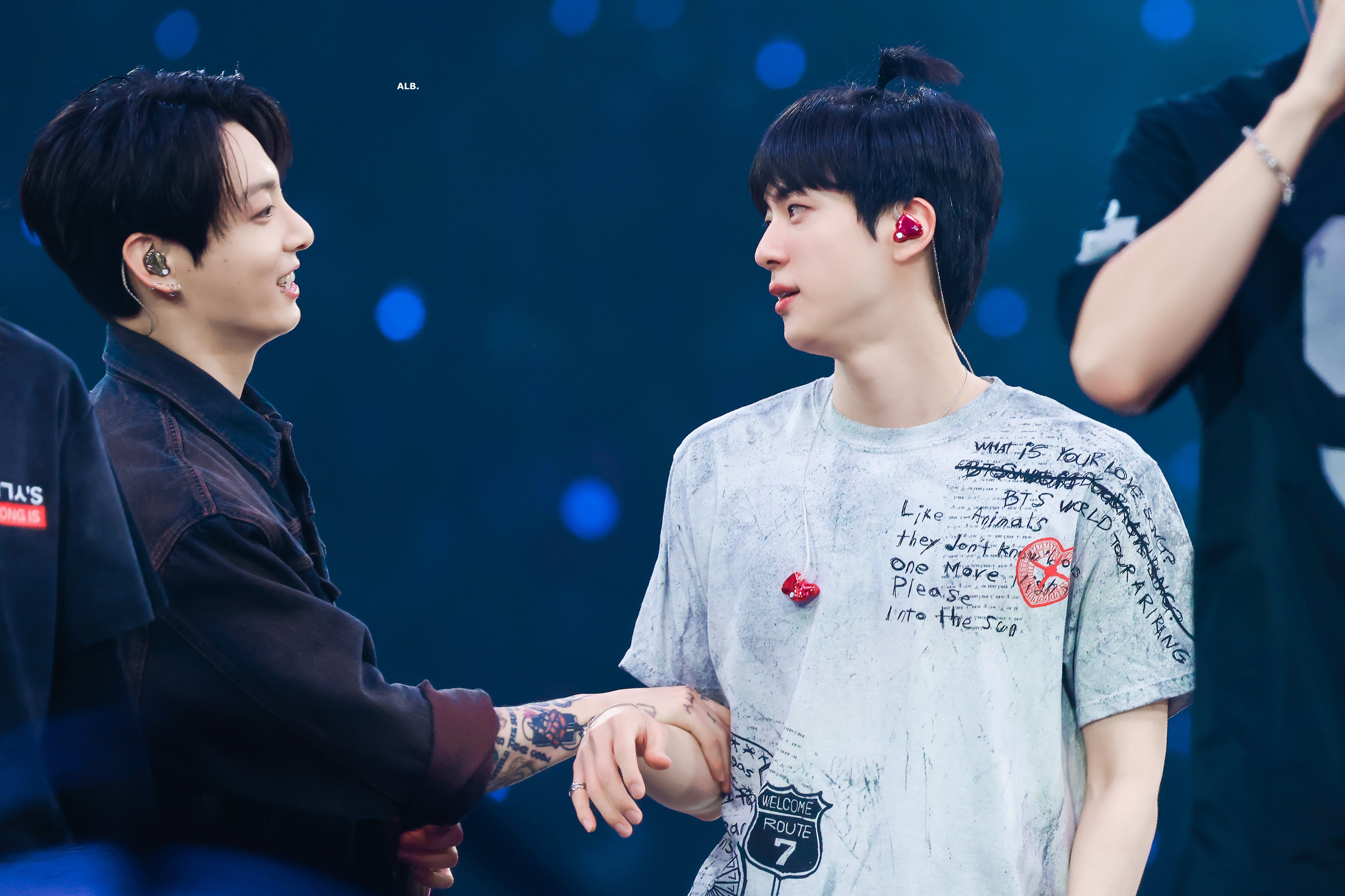 [잡담] 방탄 진 정국 왜 자기들끼리만 재밌게 노는거야 | 인스티즈