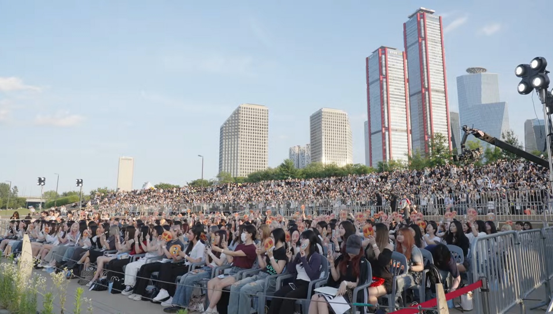 [잡담] 희승 한강버스킹 사람 많이모였다 | 인스티즈