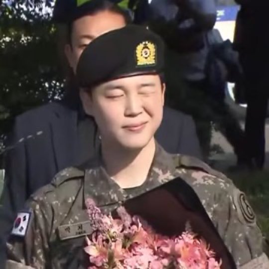 [잡담] 지민 진짜 뽀얗다 | 인스티즈