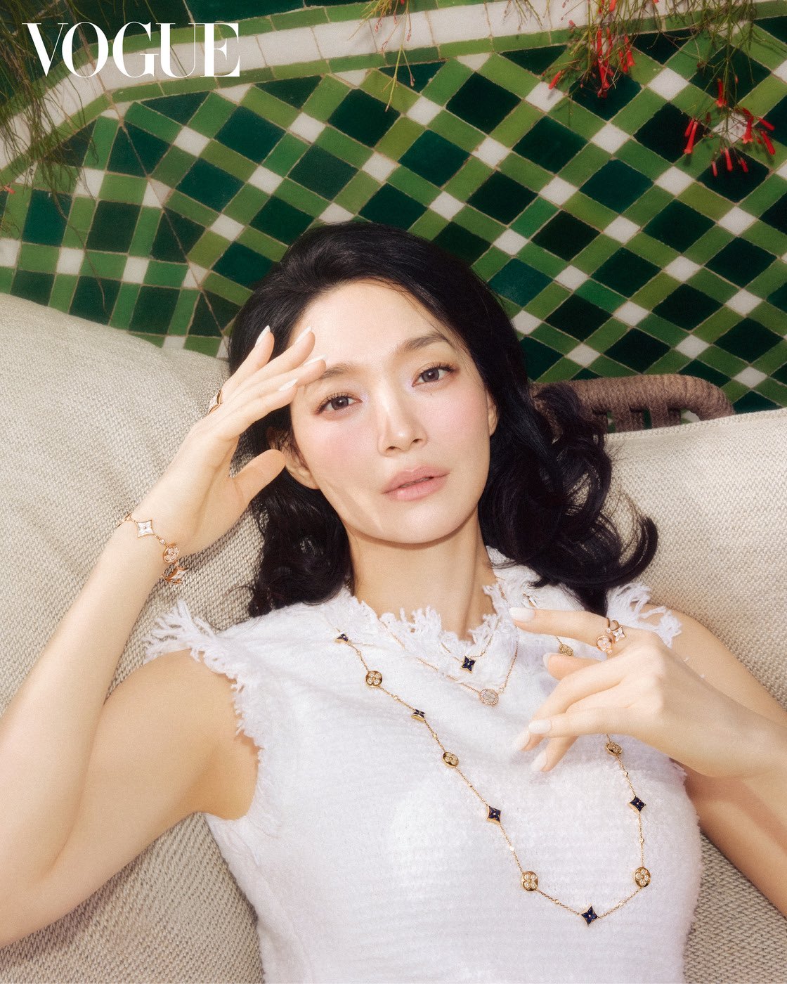 [잡담] 신민아) <보그> 신민아 x 루이비통 주얼리 화보 | 인스티즈
