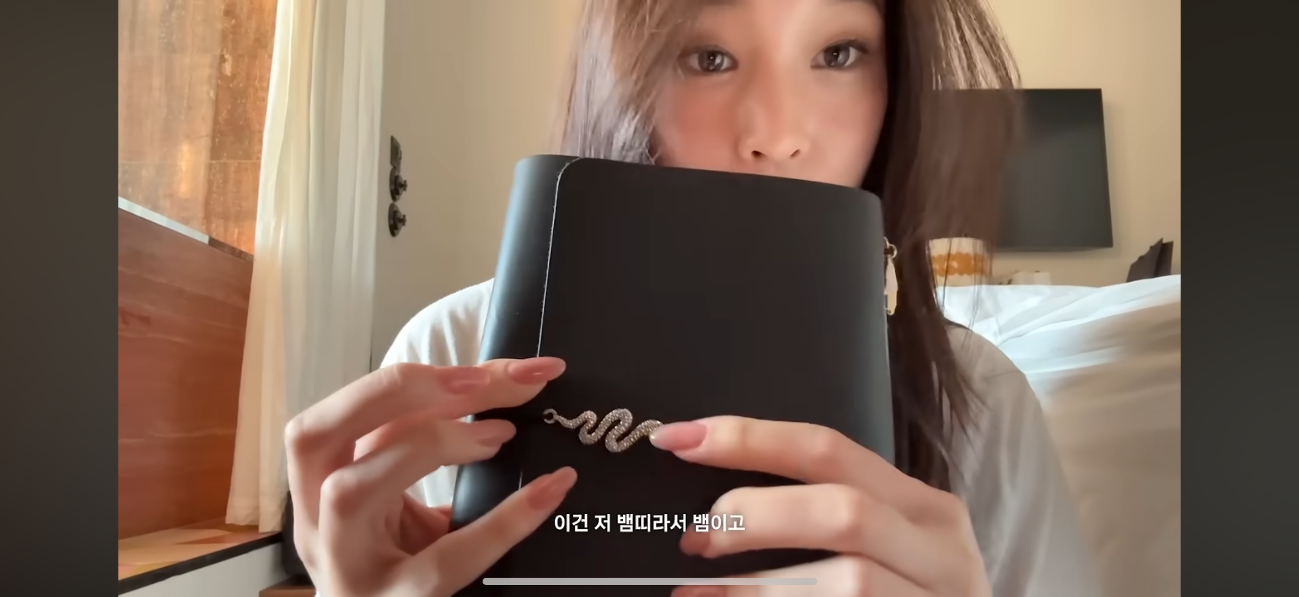 [잡담] 올데프 애니 02년생 말띠아니야?? 뱀띠라는데 01인가?? | 인스티즈