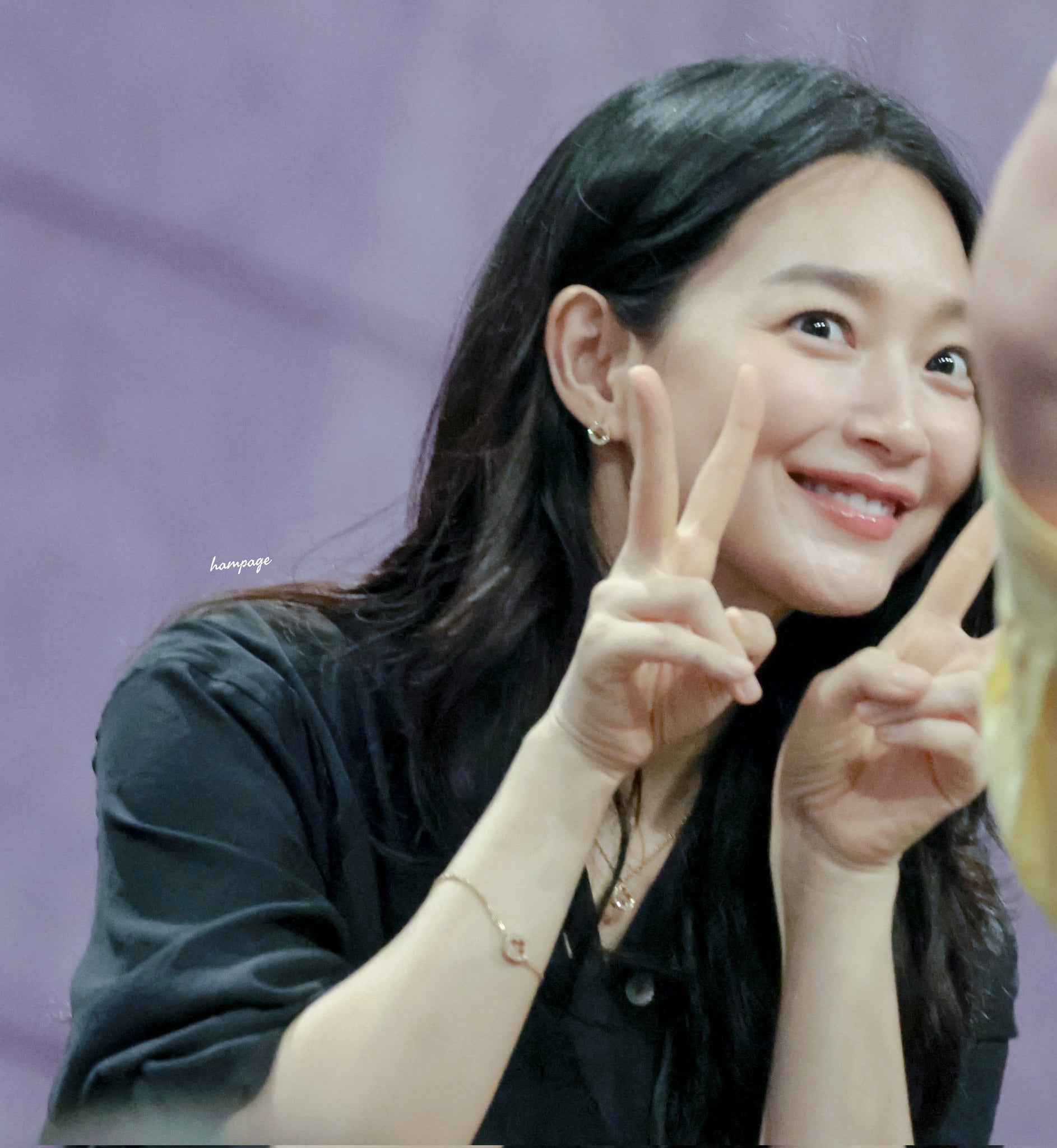 [잡담] 신민아) 260627 영화 눈동자 무대인사 참석한 신민아 | 인스티즈