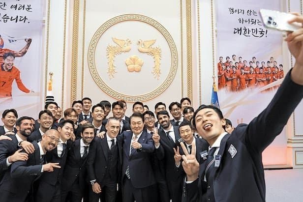 [잡담] 문재인 : 조별탈락 / 윤석열: 16강 / 이재명 : 조별탈락 | 인스티즈