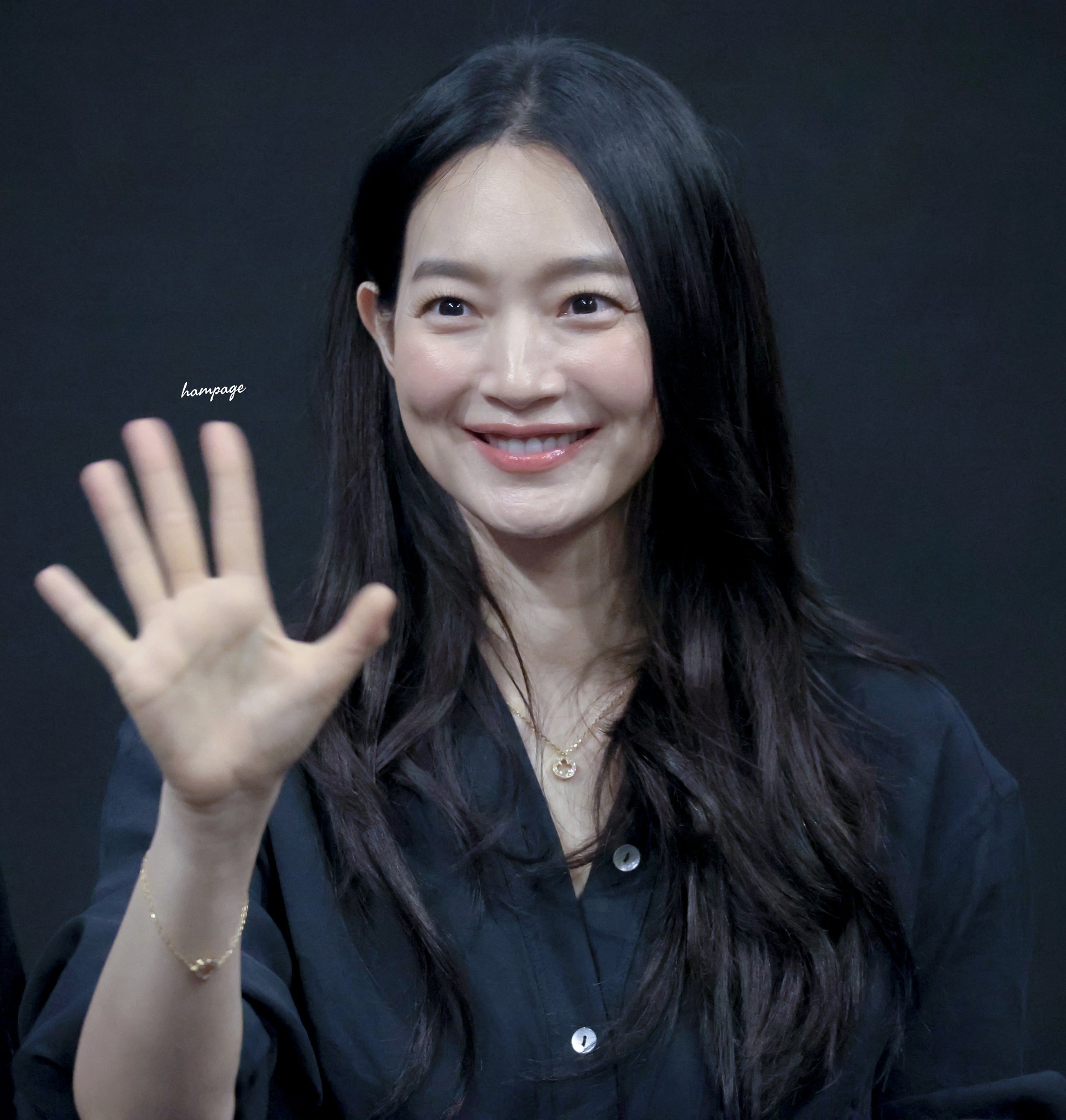 [잡담] 신민아) 260627 영화 눈동자 무대인사 참석한 신민아 | 인스티즈