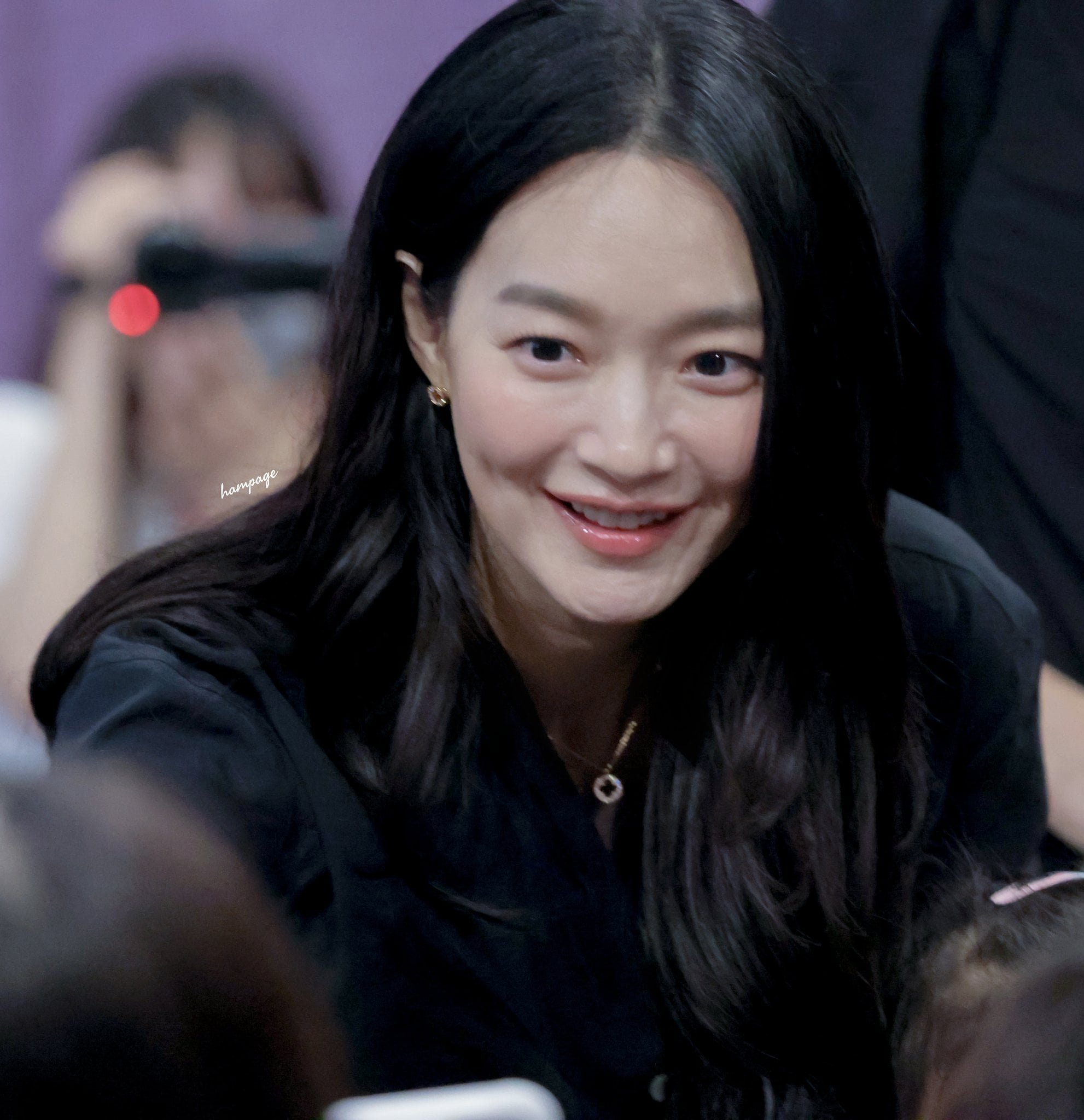 [잡담] 신민아) 260627 영화 눈동자 무대인사 참석한 신민아 | 인스티즈