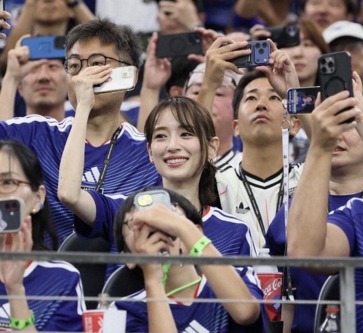 [정보/소식] 일본 축구 선수 다니구치 쇼고 부인 배우 이즈미 리카 | 인스티즈