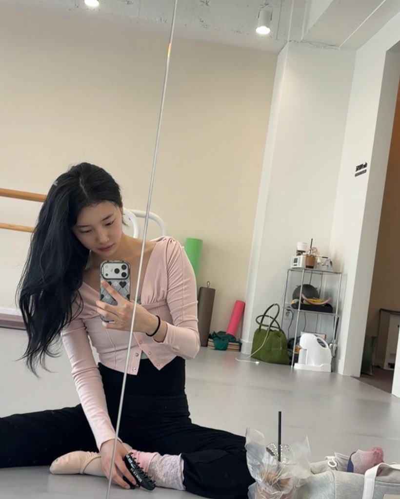 [잡담] 수지) 발레 수지 거울셀카 필승각도 | 인스티즈