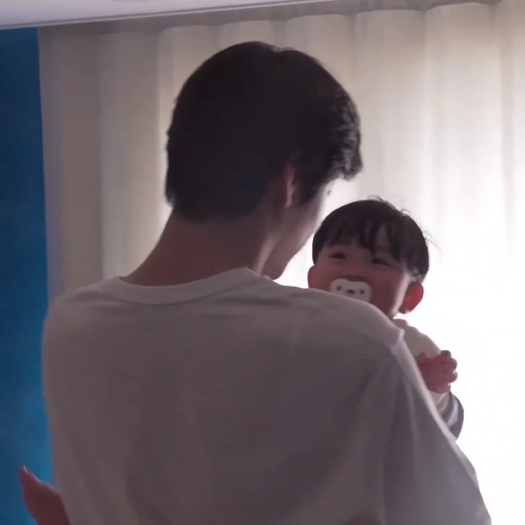 [잡담] 육아일기 유독 수빈이 품에 안겨있는 유준이 보면 | 인스티즈