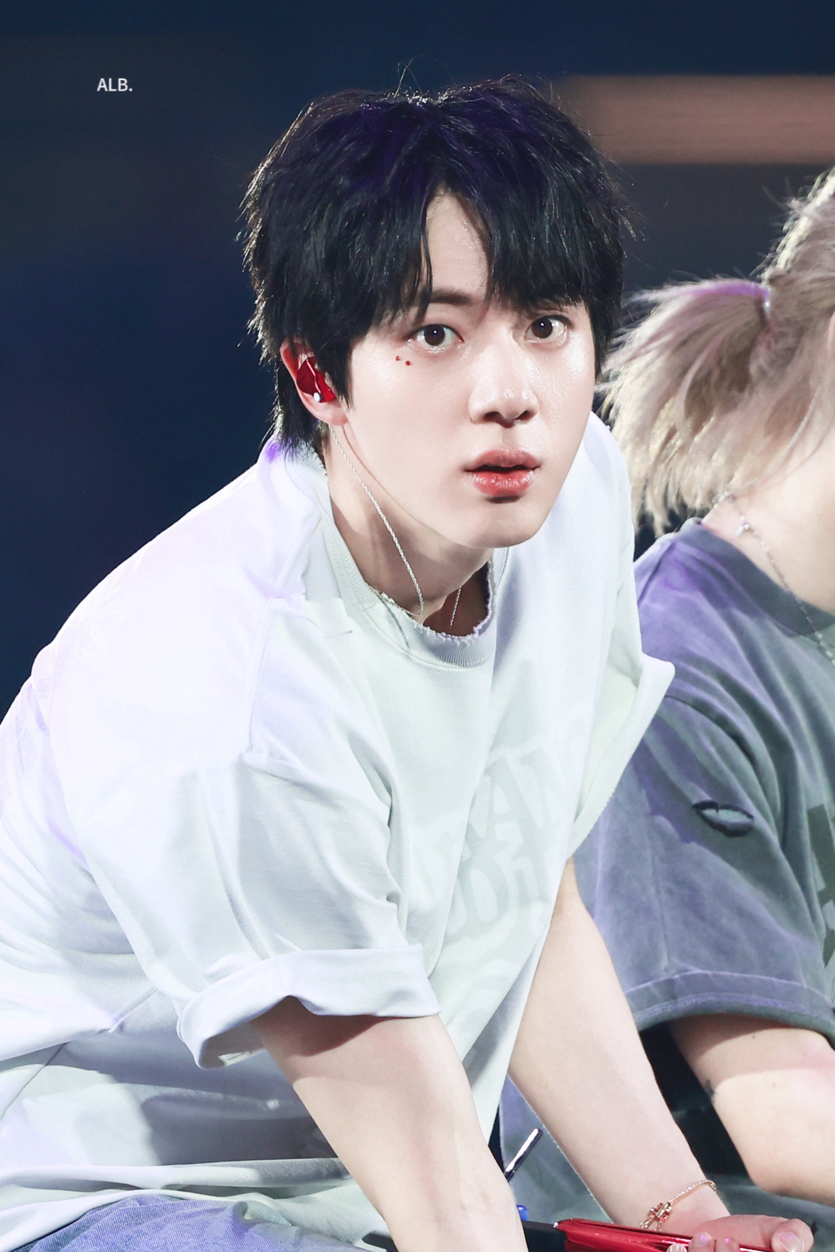 [잡담] 방탄 진 오늘 아까 공연 | 인스티즈